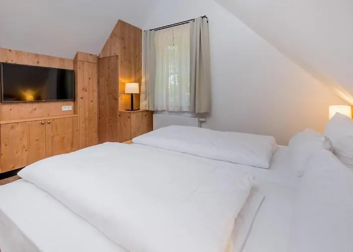 Cottages, Turf House 度假居 *