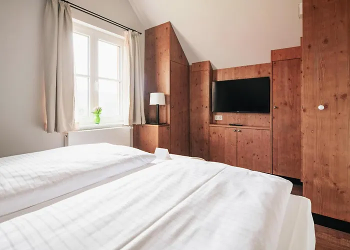 Cottages, Turf House 度假居 *